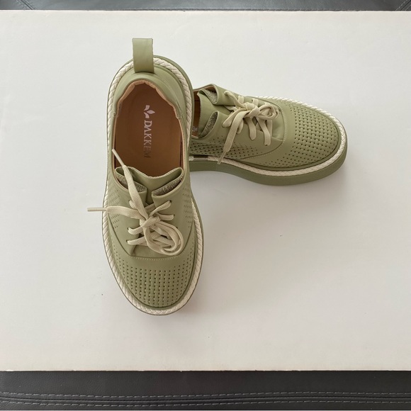 DAKKEM Shoes - NWOB DAKKEM Women Sneakers